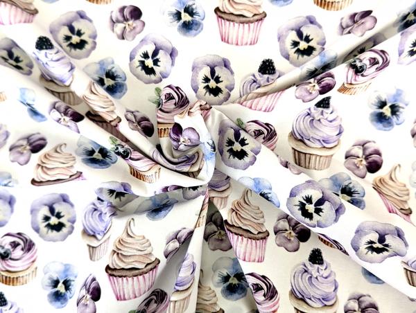 Baumwolljersey Cupcake mit Stiefmütterchen Blumen auf Cremeweiß